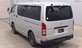 Toyota Regius Ace 2005